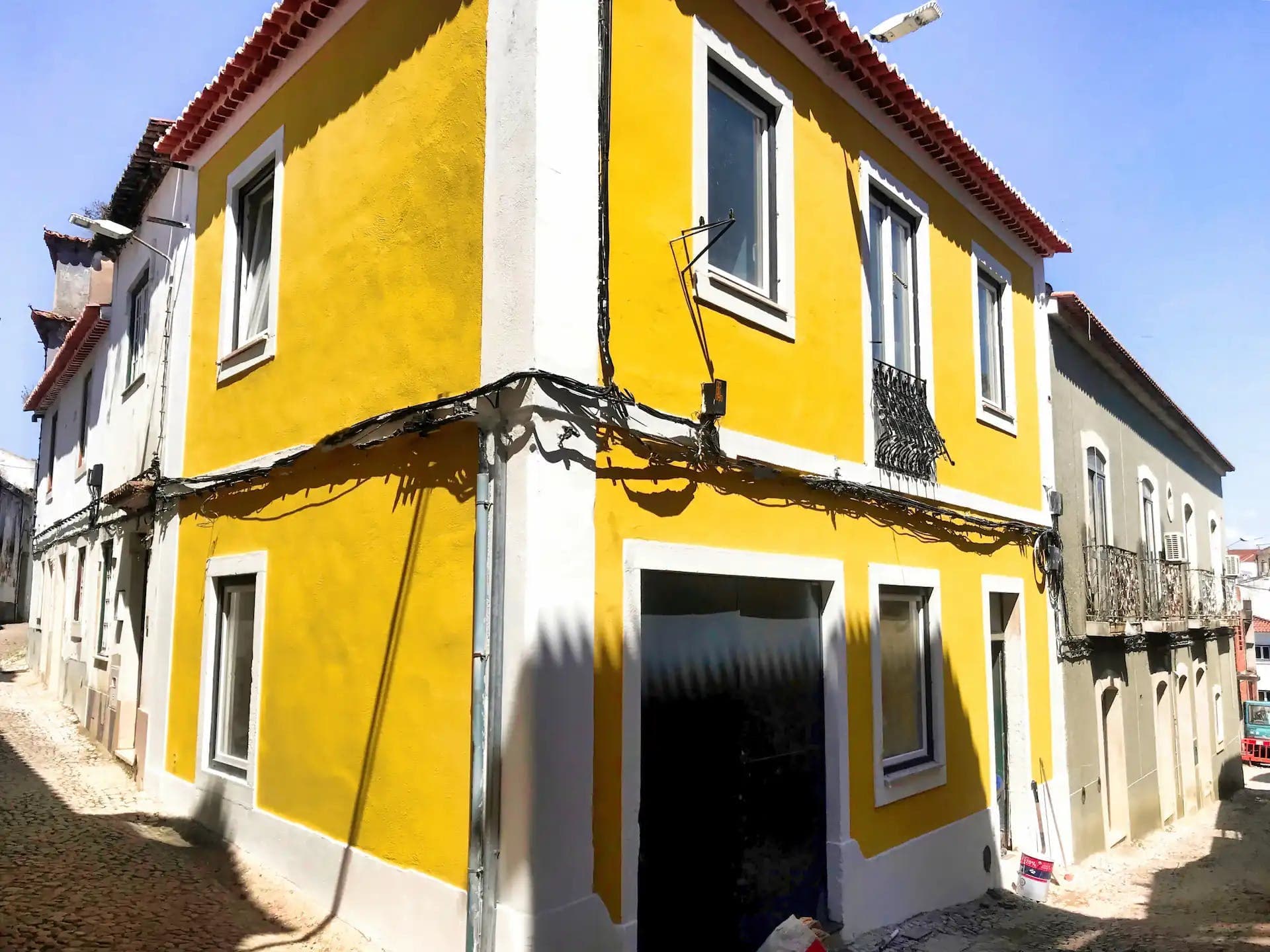 Fachada edifício histórico novo restaurado