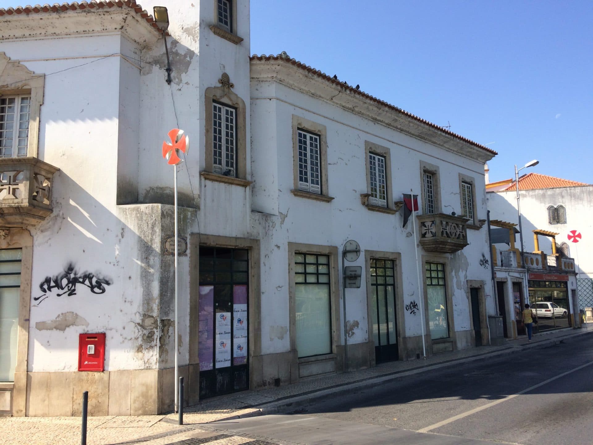 Prédio histórico em fachada velha